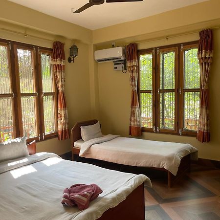 Tara Guesthouse - Sauraha,Chitwan Εξωτερικό φωτογραφία