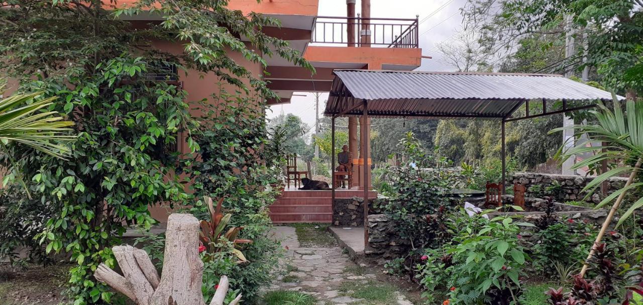 Tara Guesthouse - Sauraha,Chitwan Εξωτερικό φωτογραφία